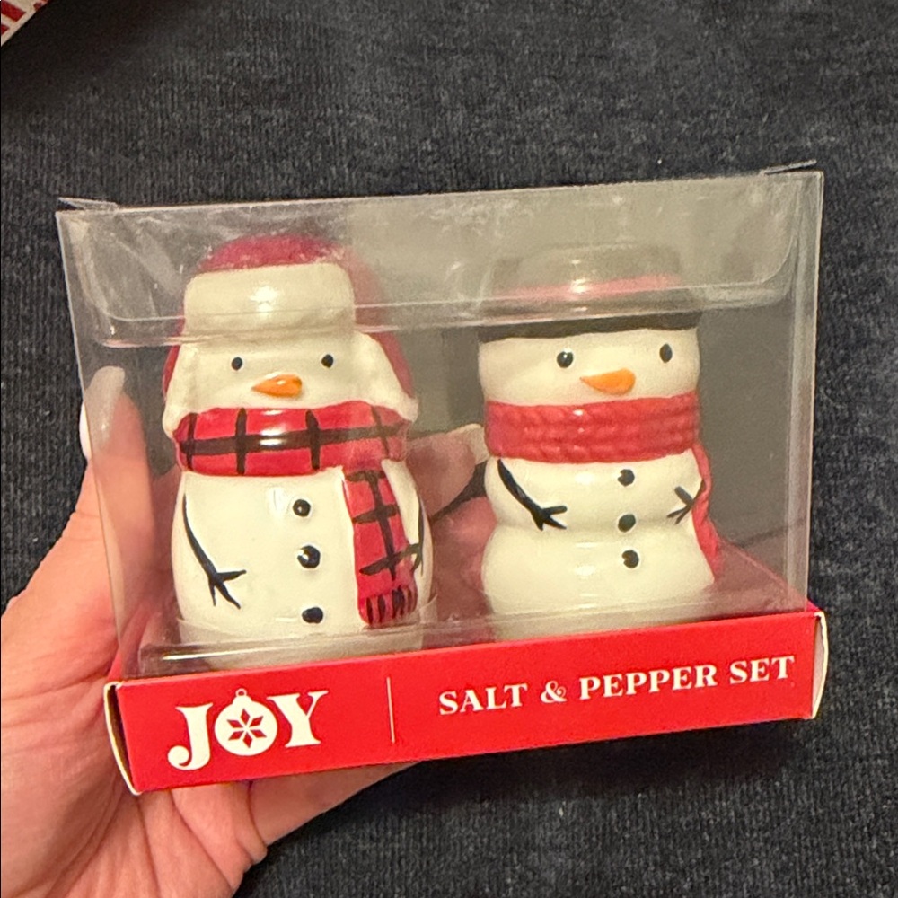 Snowman Salt & Pepper Shaker Set